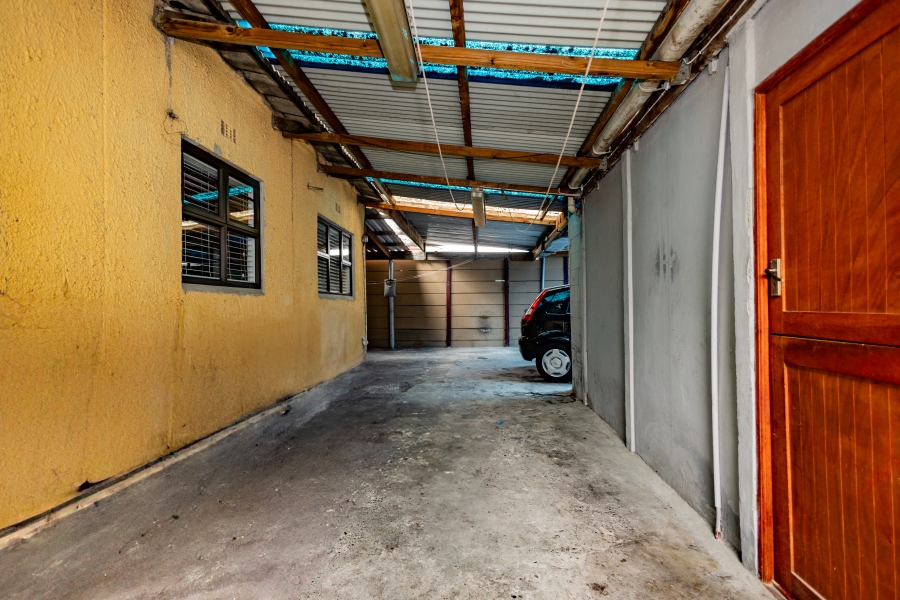 3 Bedroom Property for Sale in Uitsig Western Cape